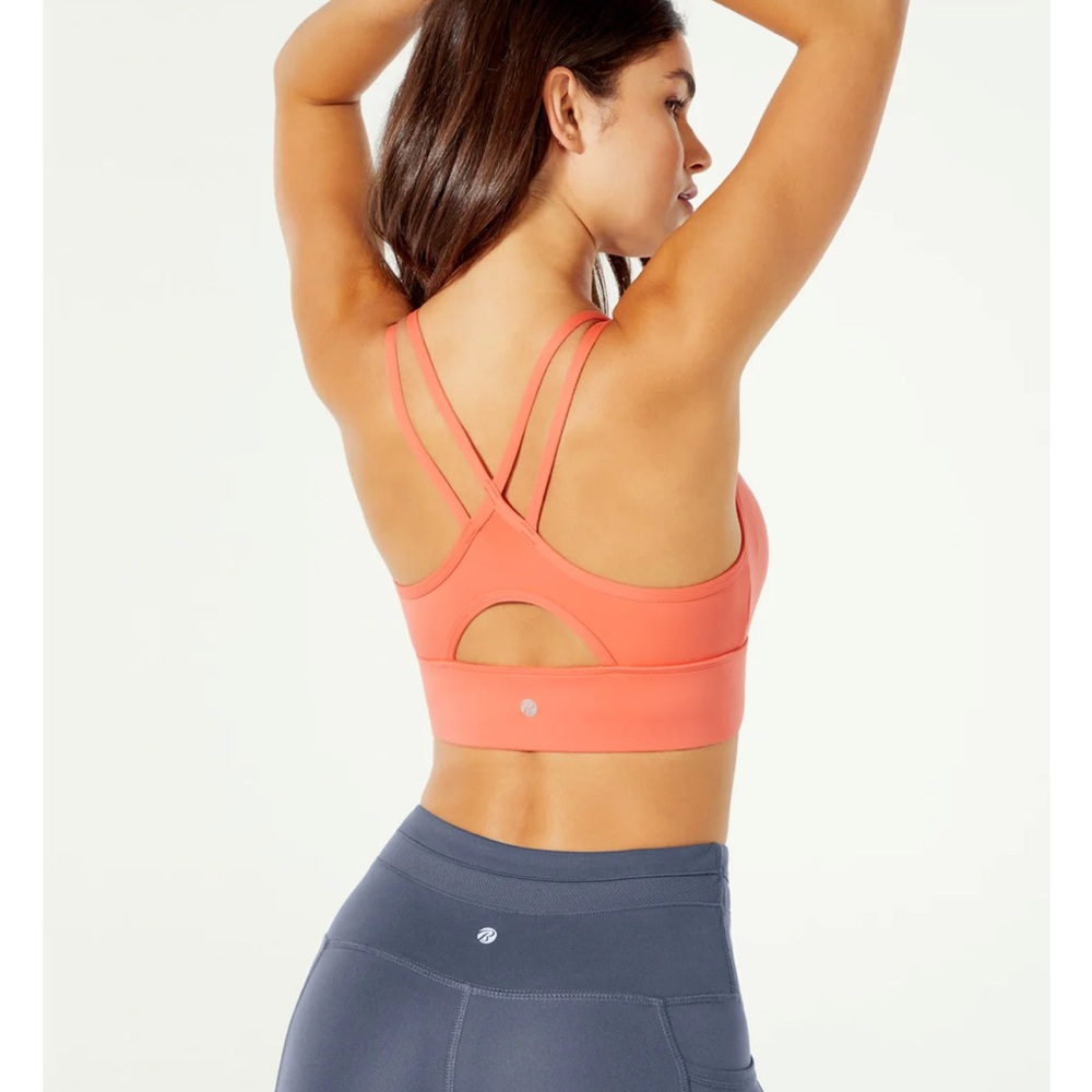 Bally Total Fitness Quinn Sports bra in Georgia Peach. Size Large.
